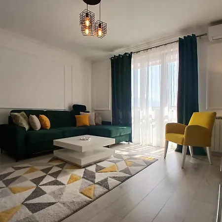 4th Floor Apartment *